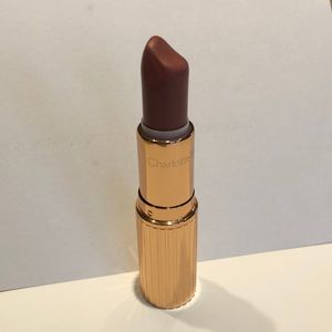 Charlotte Tilbury Very Victoria lipstick